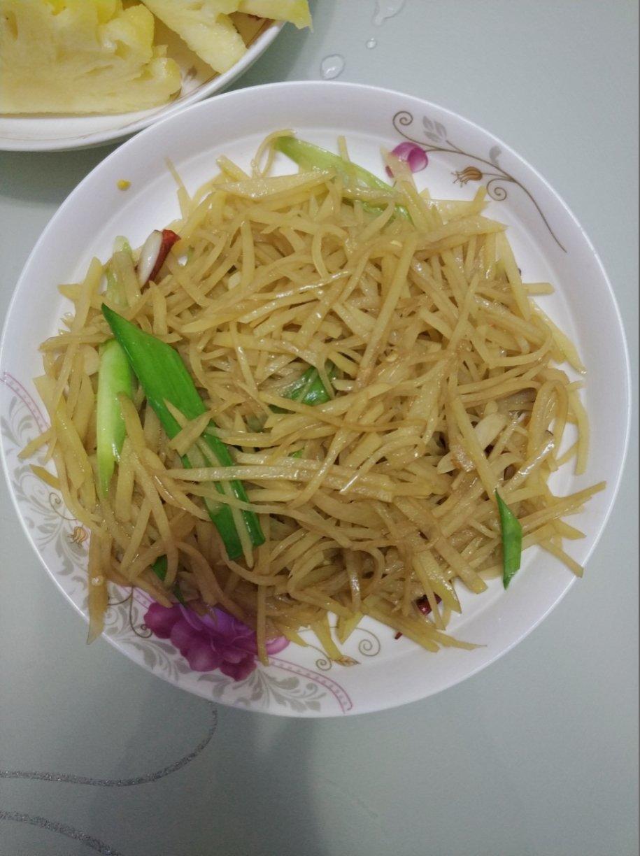 厨师长教你：“炝炒土豆丝”的家常做法，口感爽脆