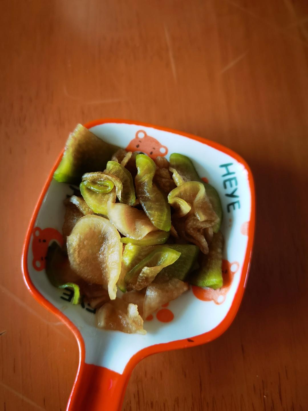 三步爽口酸酸辣辣腌萝卜片小咸菜