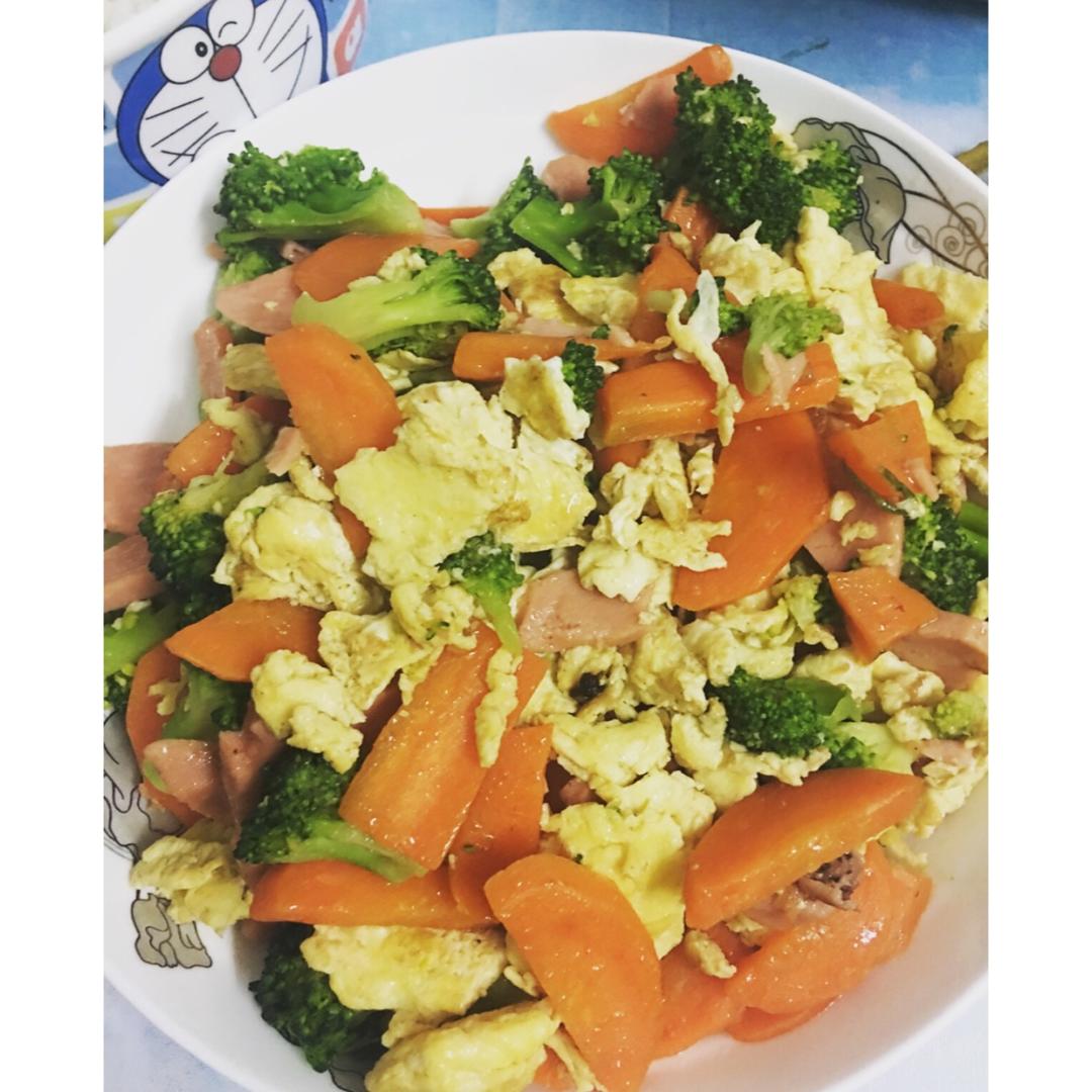 {☀快手晚餐☀}火腿肠滑蛋西兰花