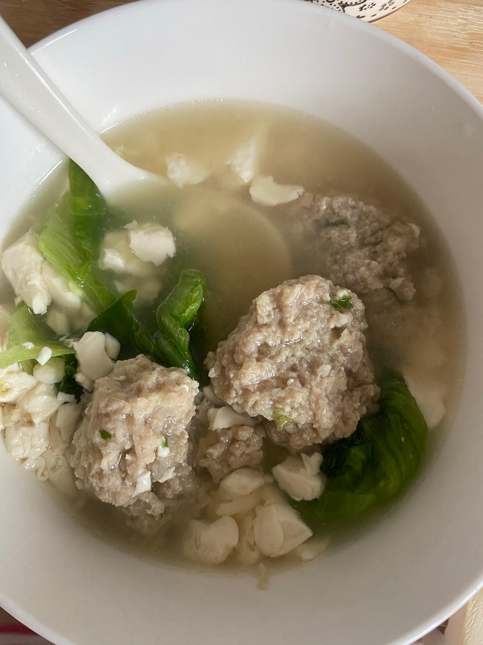QQ弹弹肉丸子青菜豆腐汤