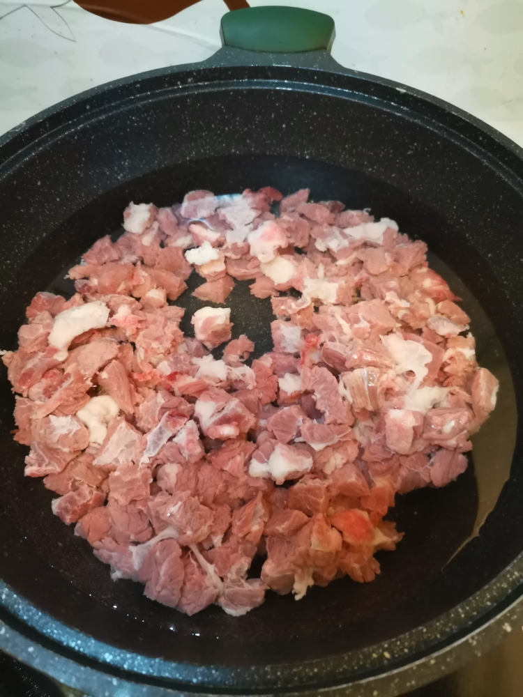 牛肉板面料包电饭锅版的做法 步骤2
