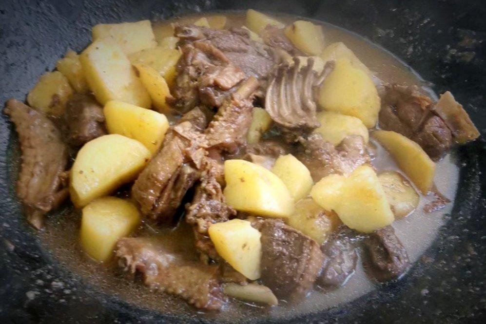 土豆焖鸭