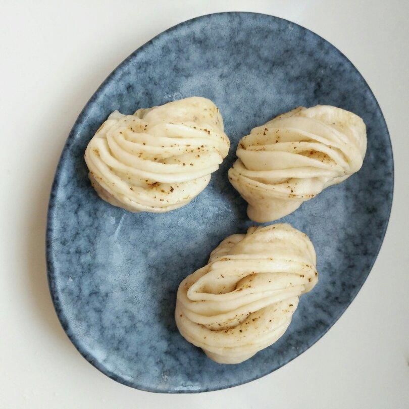 家常椒盐花卷(小视频)