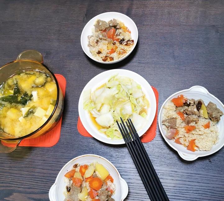 喷香羊肉焖饭