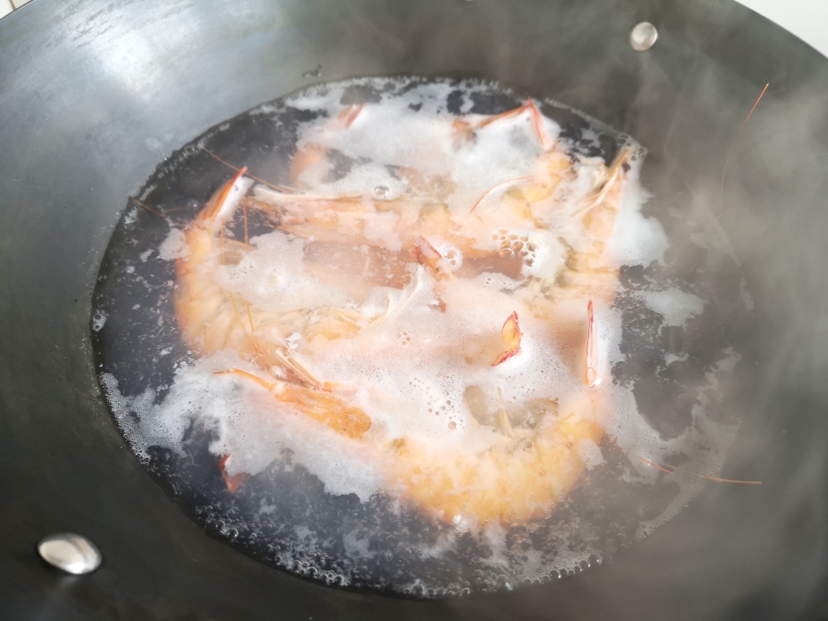 红烧海对虾的做法 步骤2