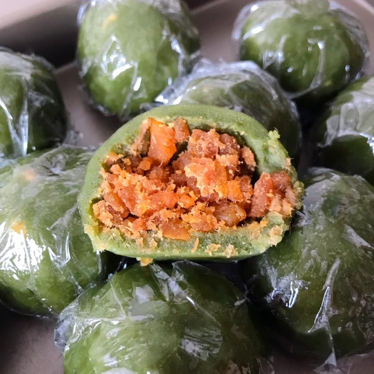网红青团～～咸蛋黄肉松青团