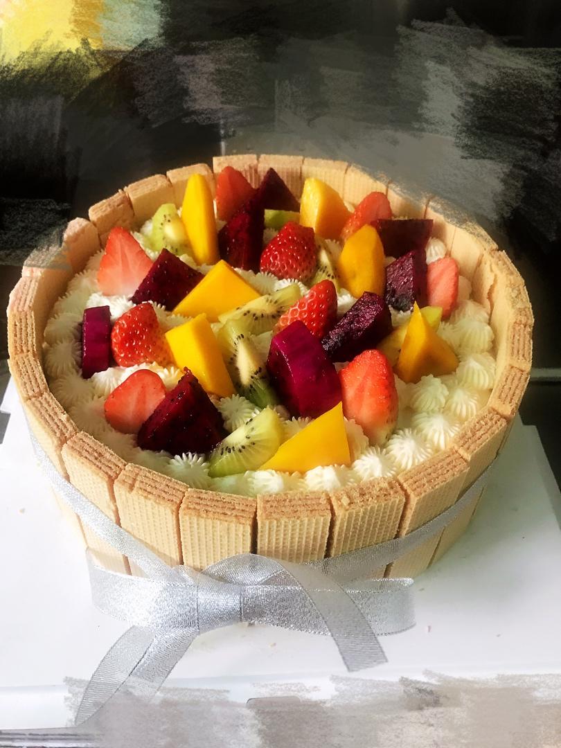 生日蛋糕教程【威化饼干围边】