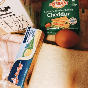 快速早餐鸡蛋培根芝士三明治的做法 步骤1