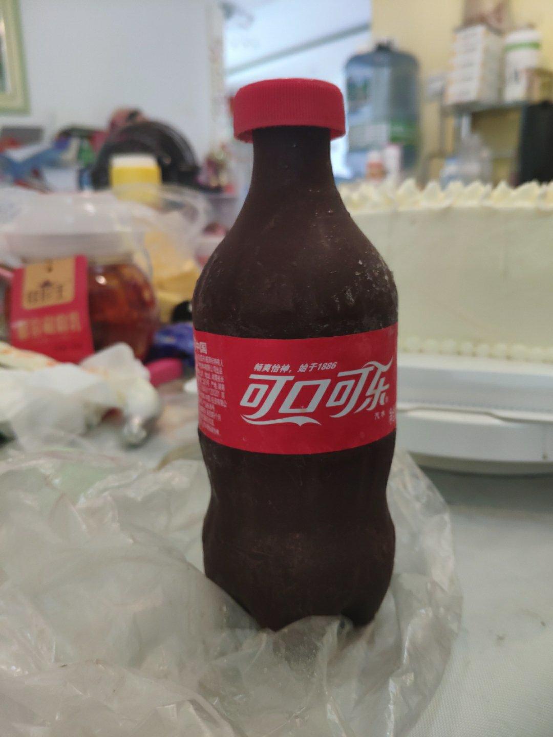 爆红的可乐冰淇淋蛋糕