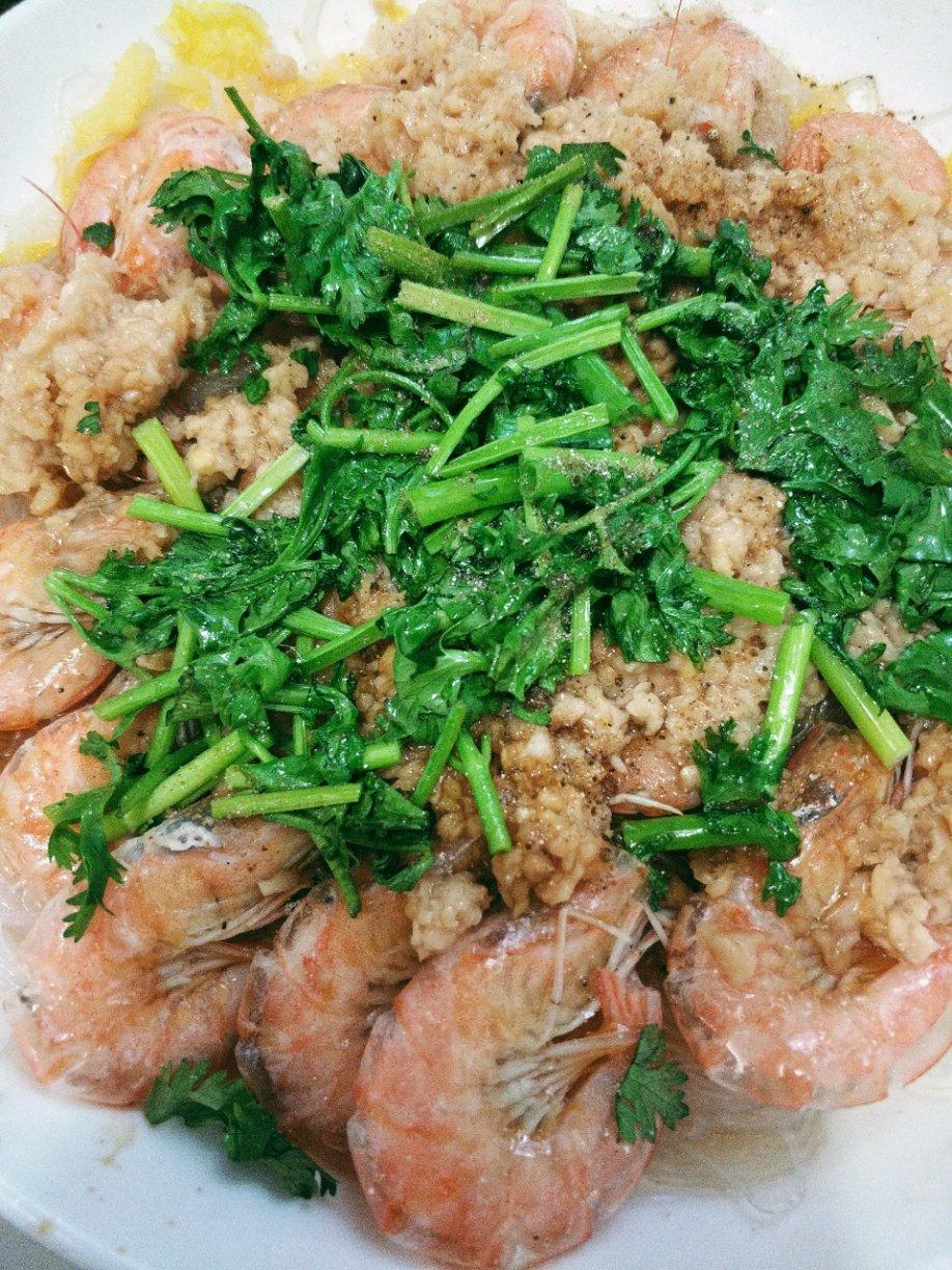 【蒜蓉粉丝蒸虾】