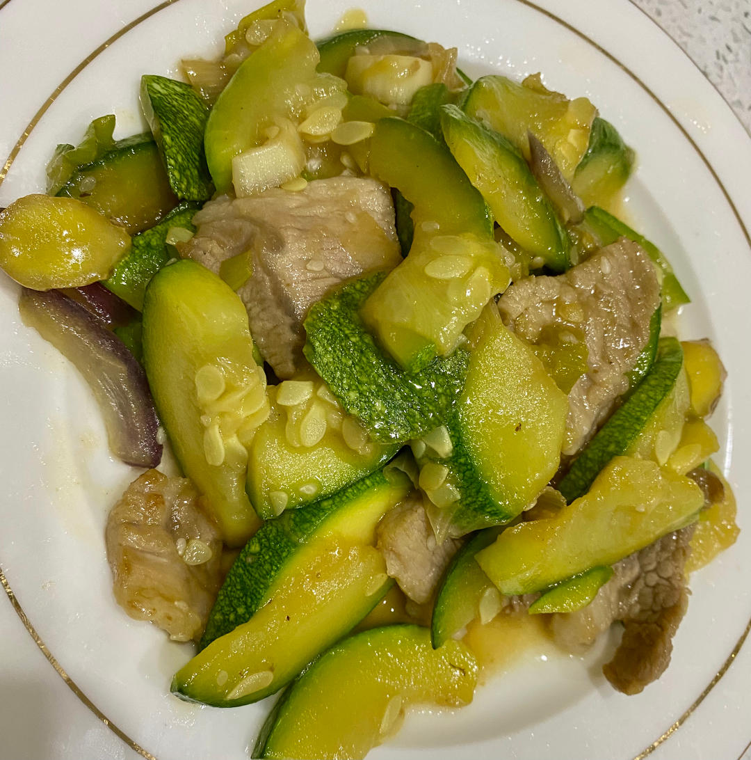 西葫芦炒肉片
