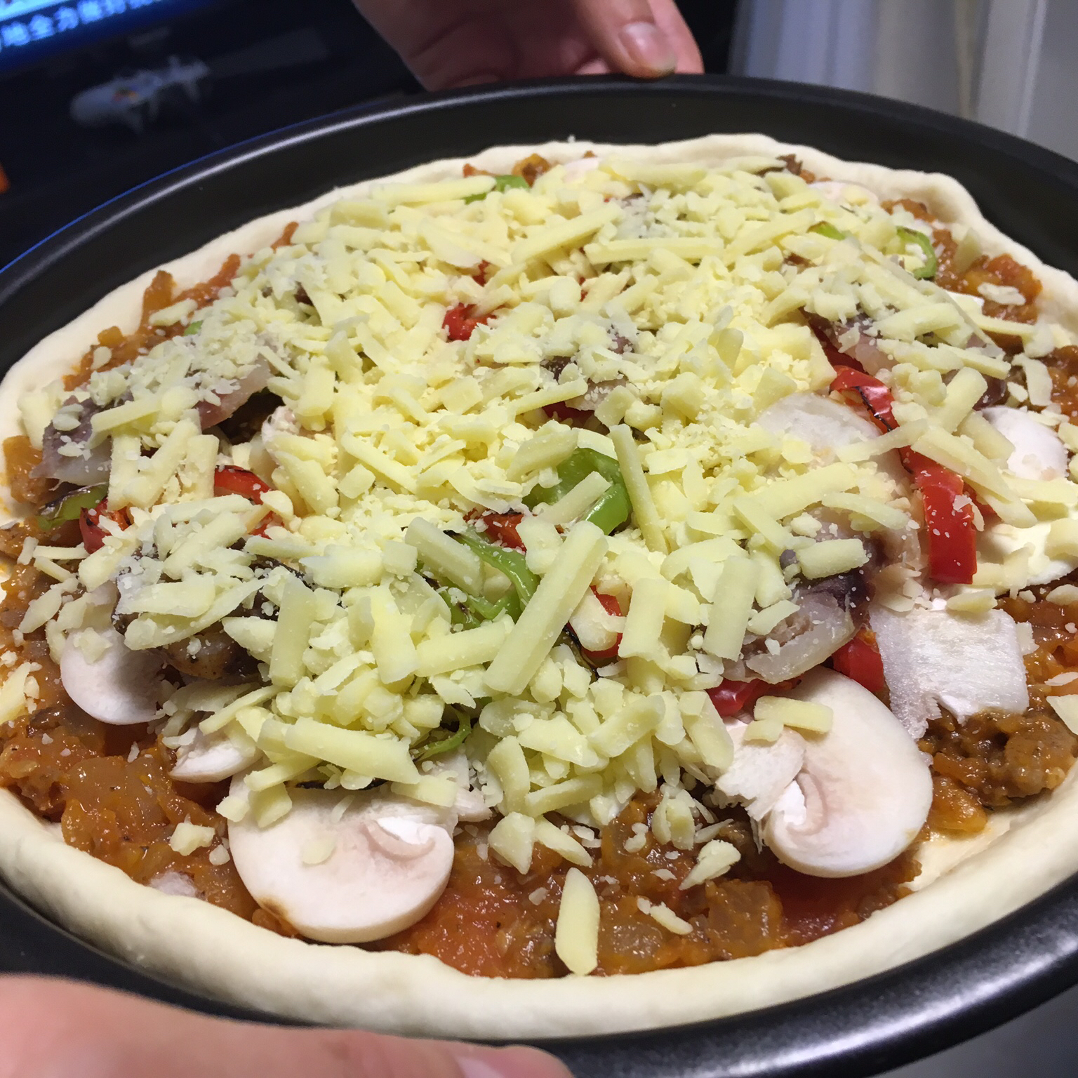 厚底鲜虾培根披萨