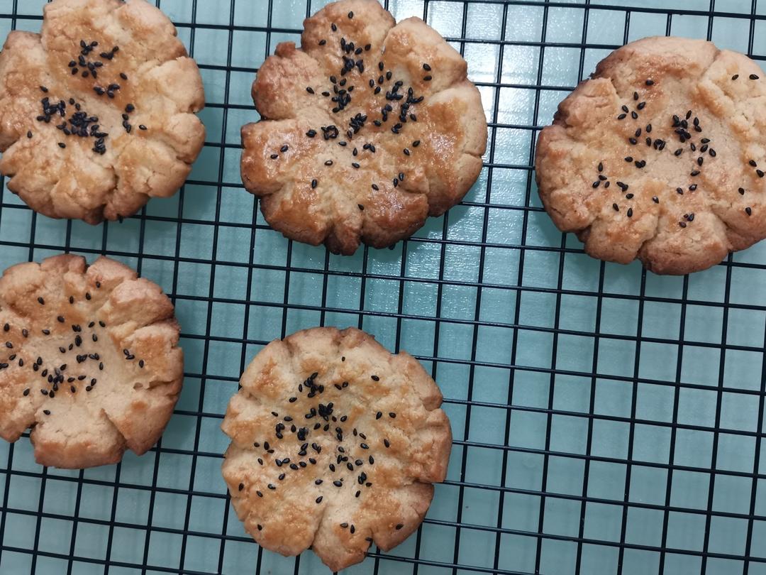 轻轻一按就碎掉的原味桃酥（不输猪油版）