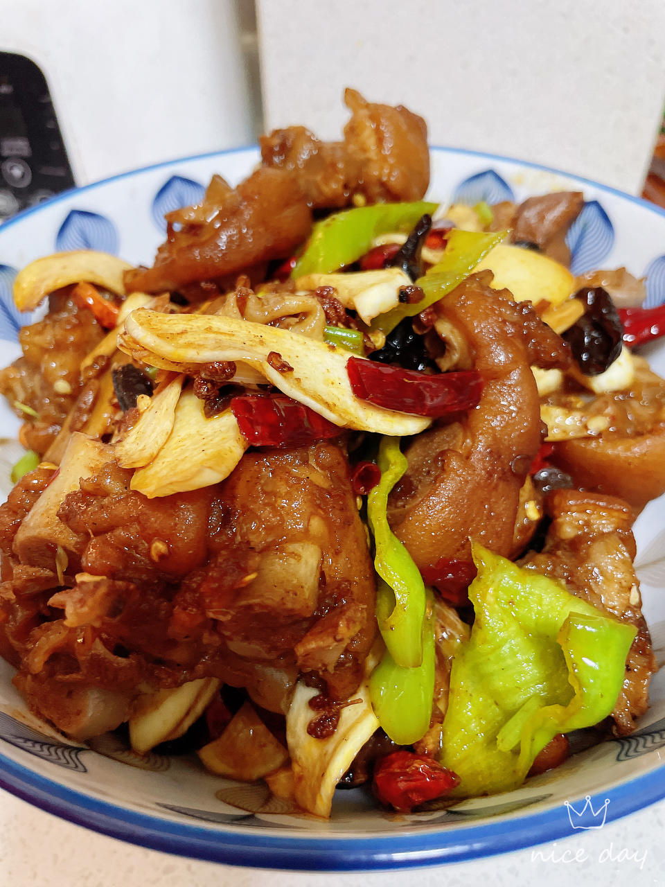 香辣流油的干煸猪蹄