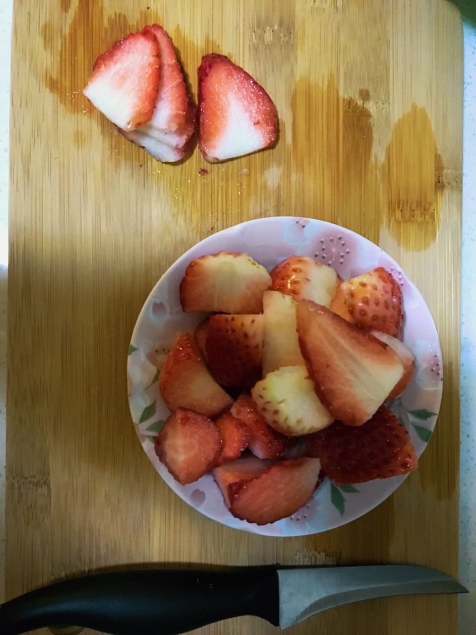 草莓奶昔的做法 步骤2