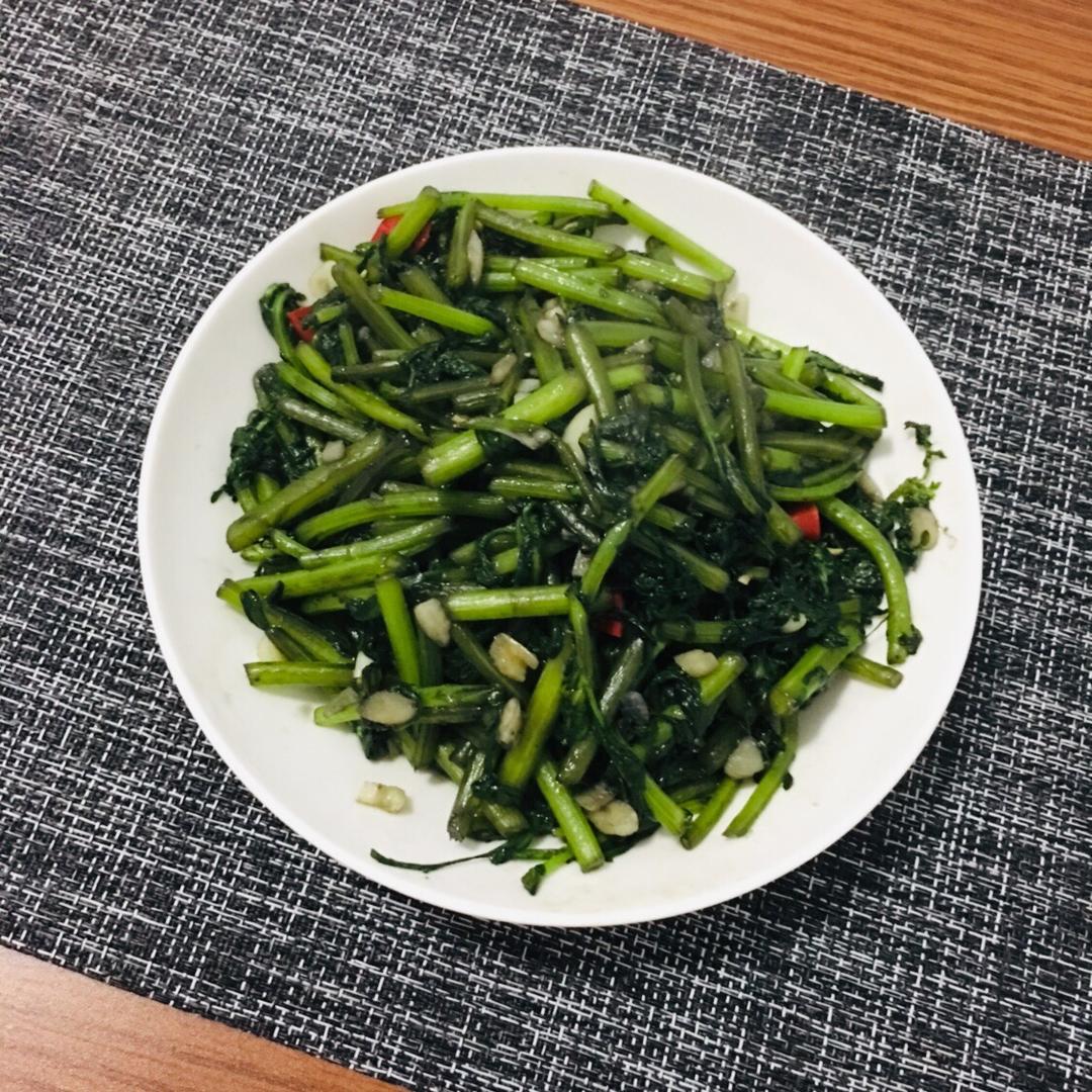 清炒茼蒿
