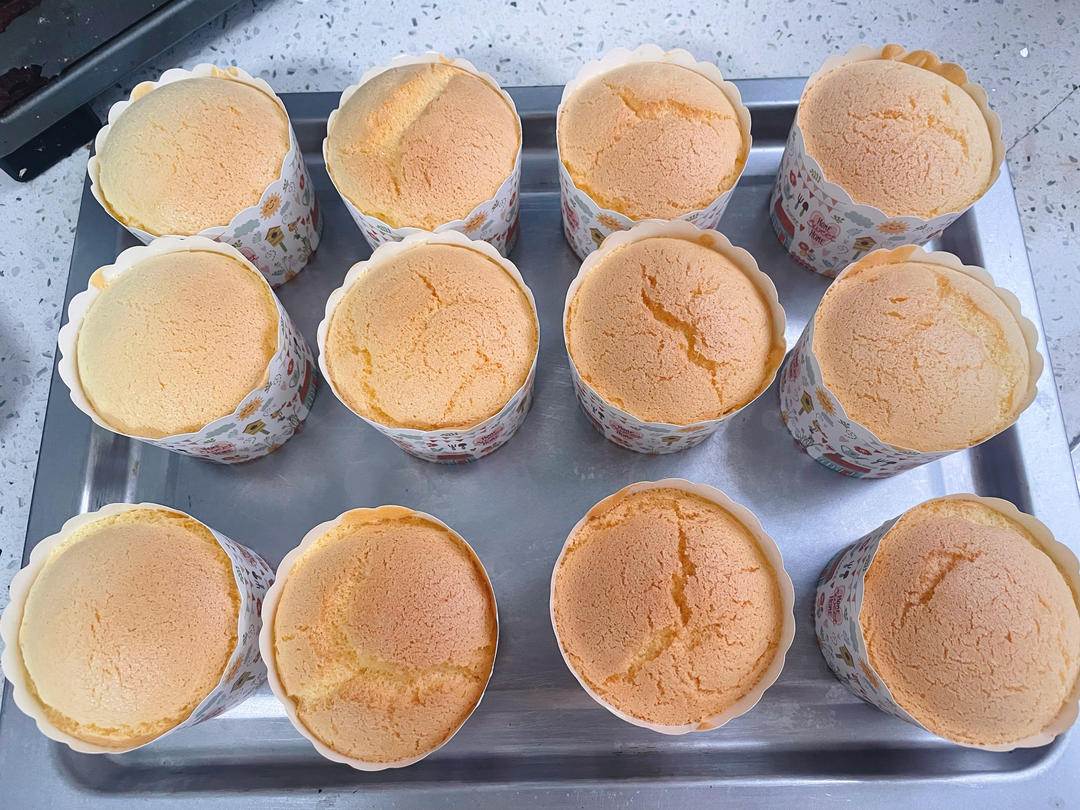 纸杯蛋糕 8寸戚风蛋糕的量