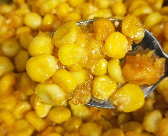 不会让你失望的咸蛋黄玉米（材料简单，制作简易）的做法