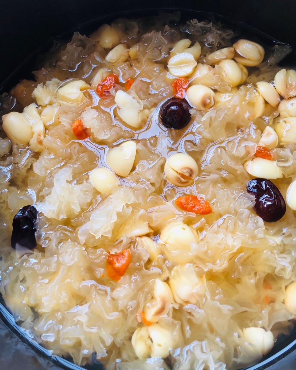 红枣银耳莲子羹