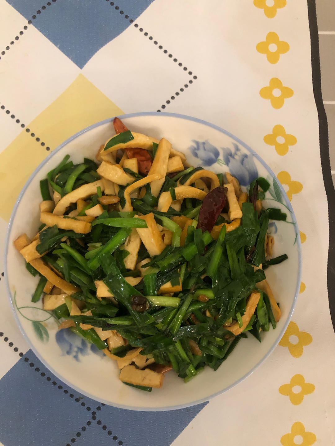 四川人的家常菜-韭菜炒豆干