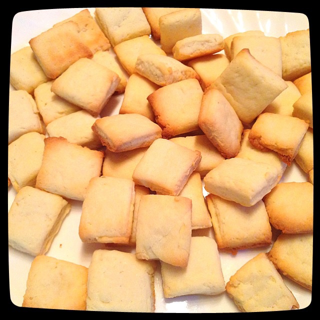 牛奶方块小饼干