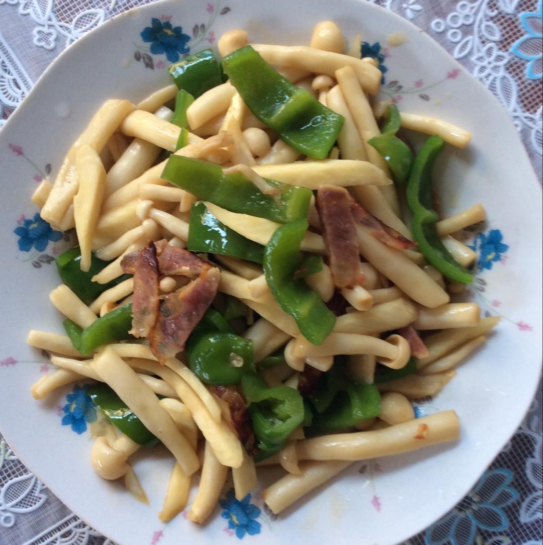 青椒海鲜菇爆炒肉片