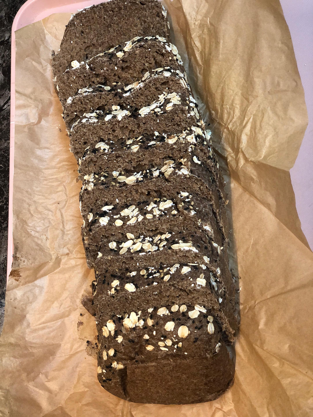 黑全麦吐司，超级简单快手又松软，第一次做就成功了！！方子来自小红书～羊羊低卡食记～减脂全黑麦面包（烤箱版）