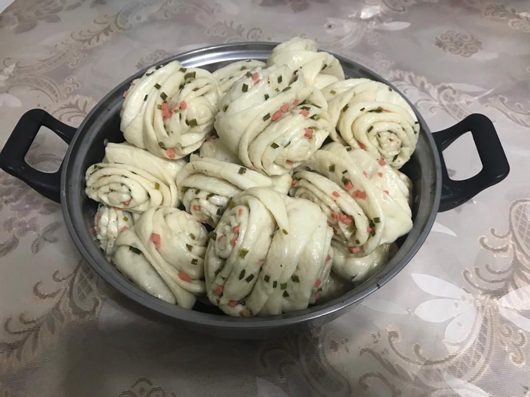 碧波荡漾葱油花卷｜附葱花不变黄小技巧