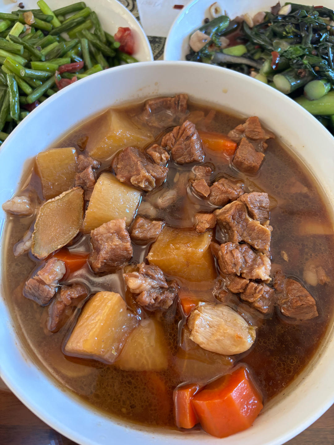 萝卜焖牛腩 （好吃得可以摆摊了）