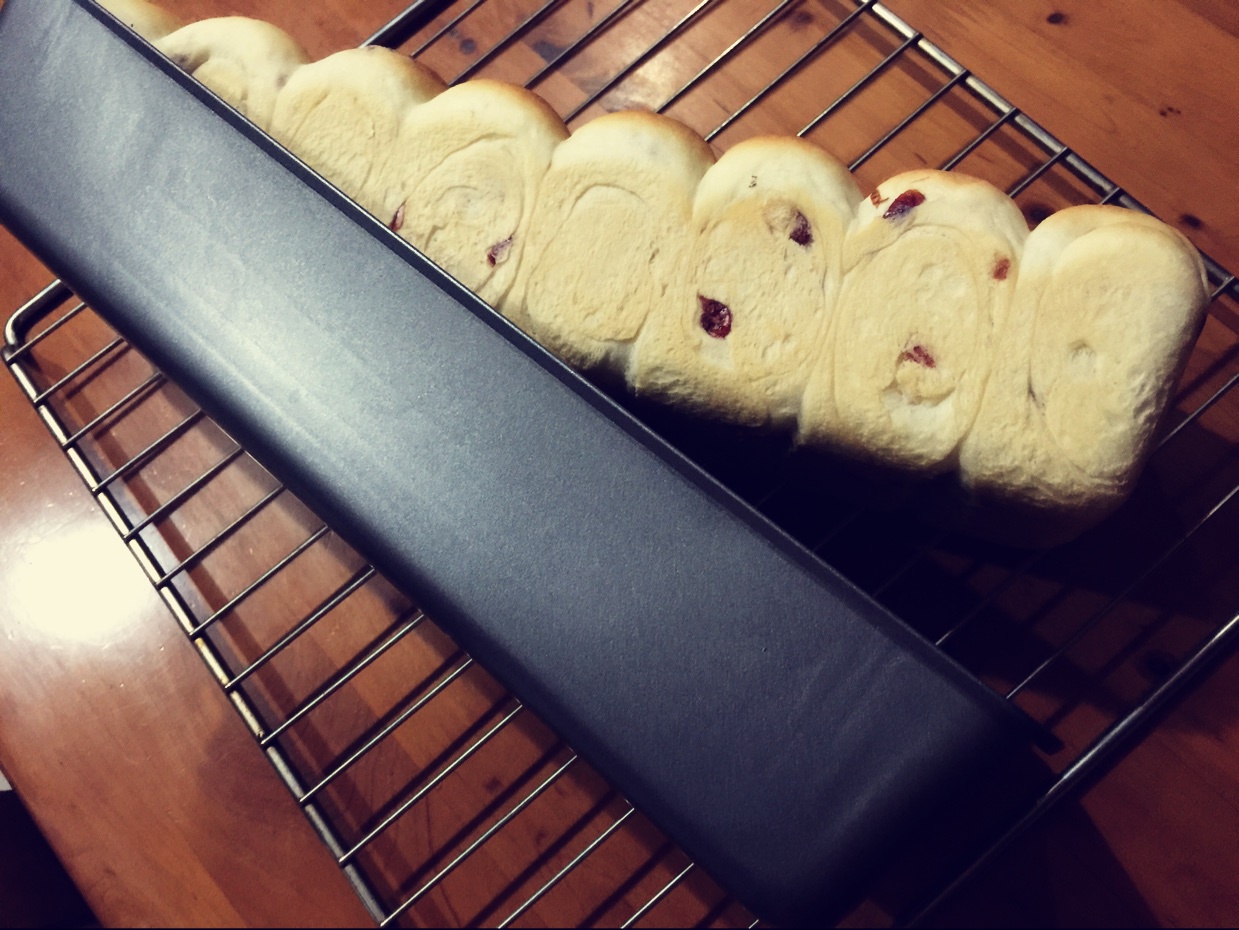 柔软无敌的酸奶蔓越莓面包卷