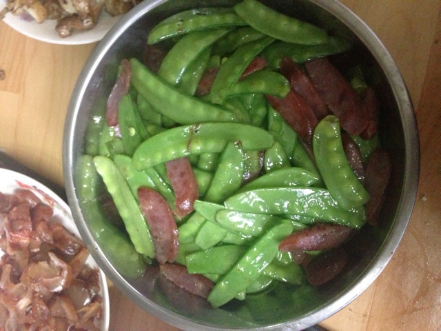 腊肠炒荷兰豆