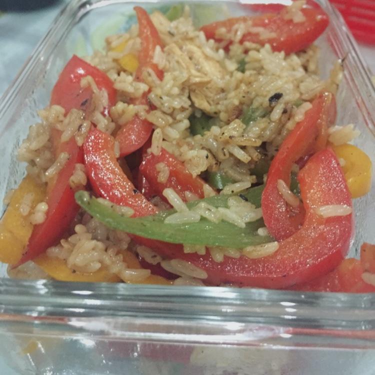 彩虹椒鸡肉饭的做法