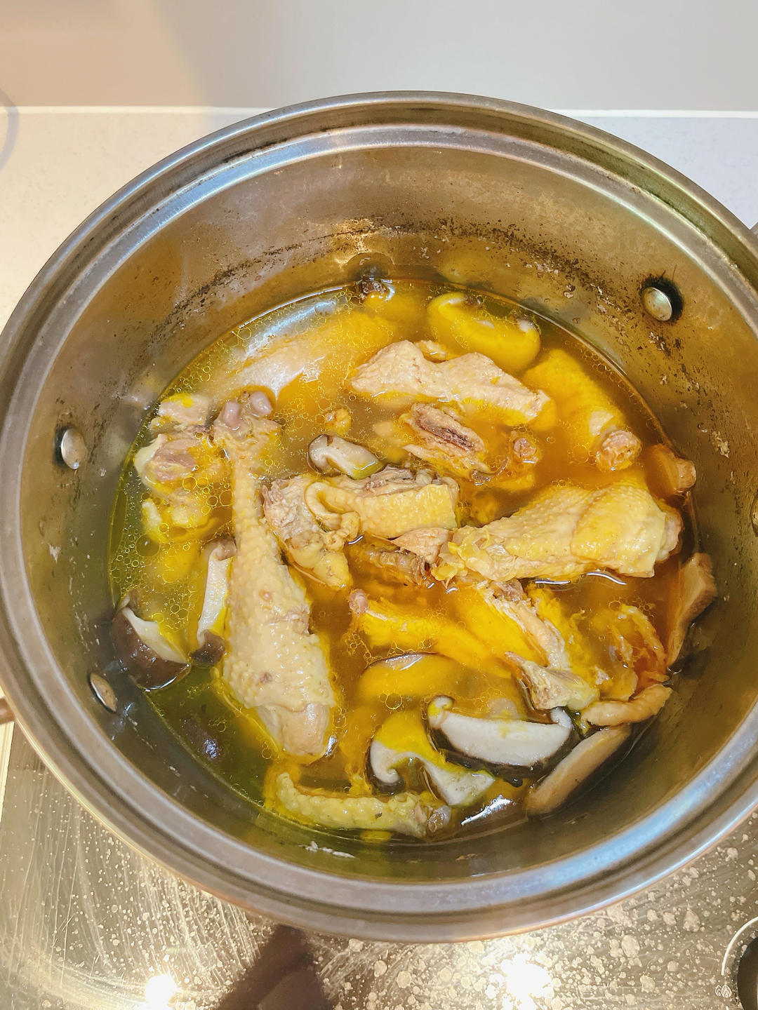 奶奶教的鲜香肥美香菇炖鸡汤