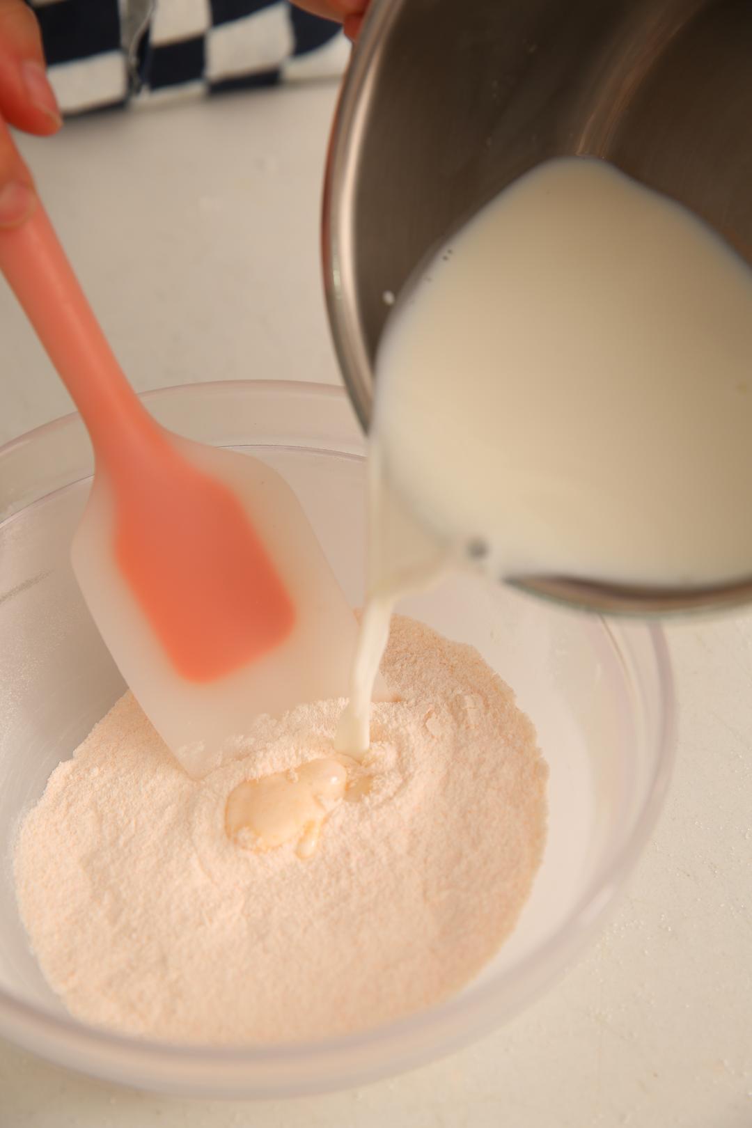 纯奶手撕吐司的做法 步骤1