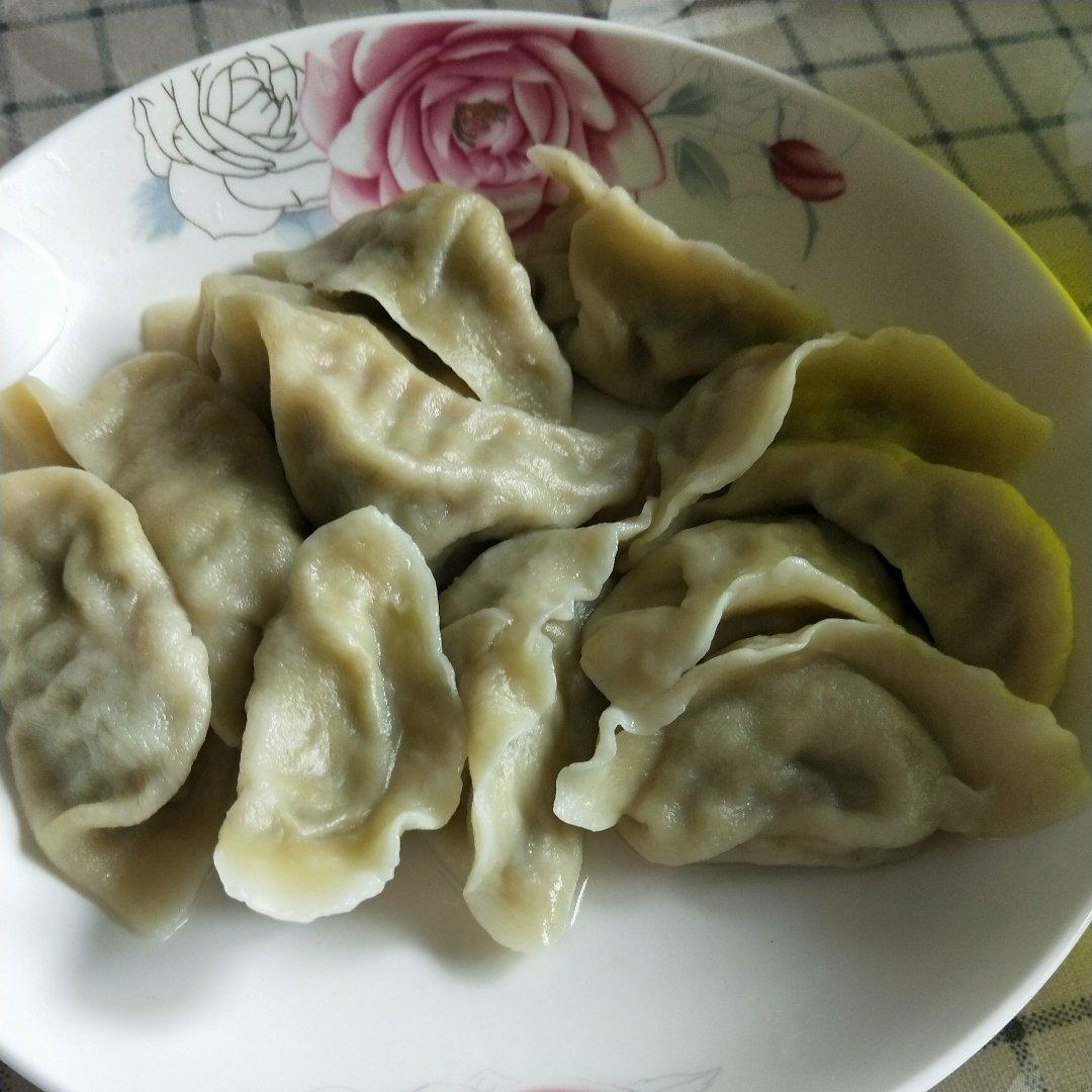 芹菜胡萝卜猪肉水饺