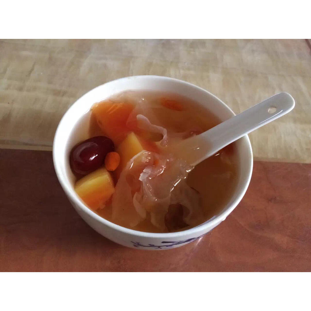 养颜美容[银耳木瓜润肤汤]