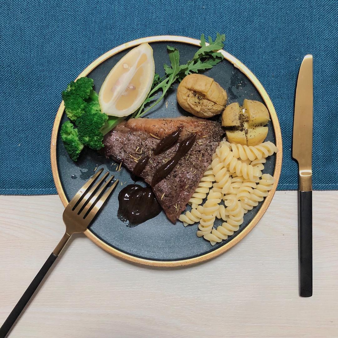 香煎西冷牛排
