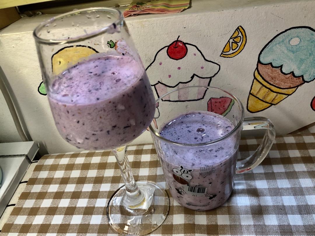 蓝莓奶昔