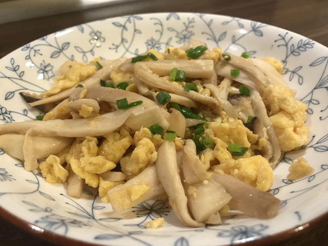 【快手菜】是你爱吃的杏鲍菇炒蛋