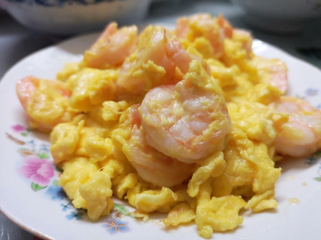 厨师长教你：“虾仁滑蛋”的家常做法，充满嫩滑饱满的口感