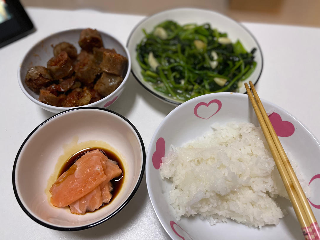 不涩口又嫩的清炒菠菜