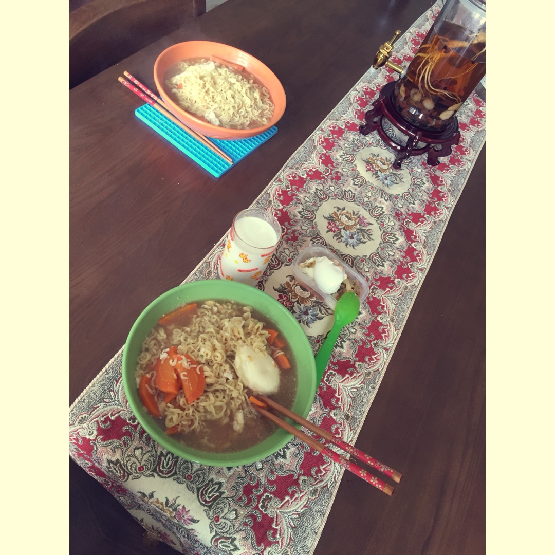 六点起床喂兔兔