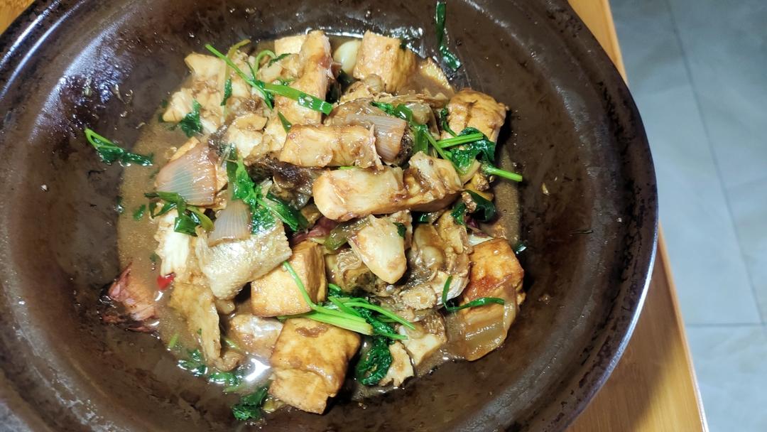 鲈鱼豆腐煲
