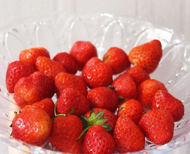 今夏最后一颗草莓的做法