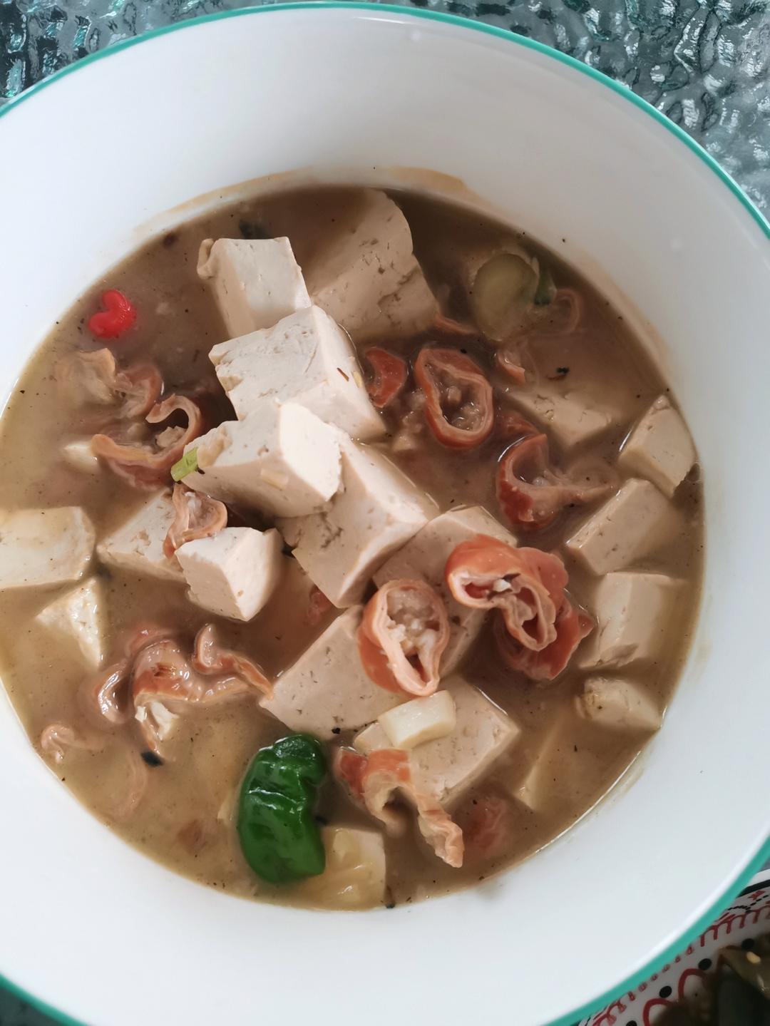 肥肠炖豆腐