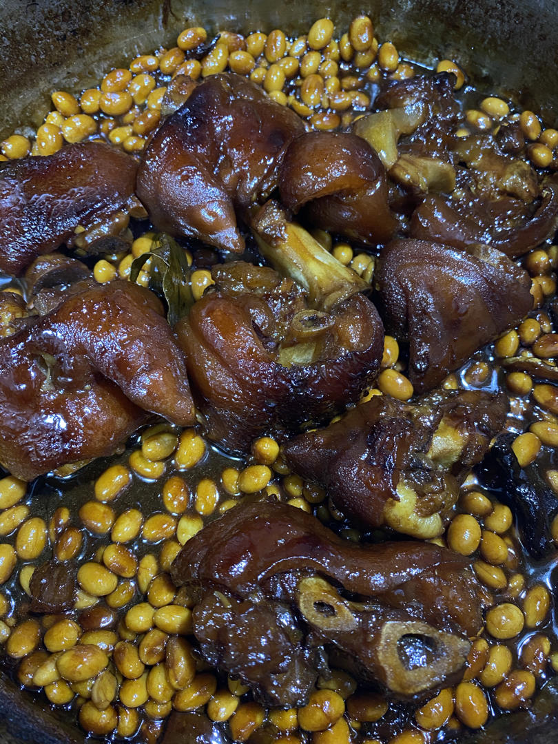 流口水的黄豆炖猪蹄