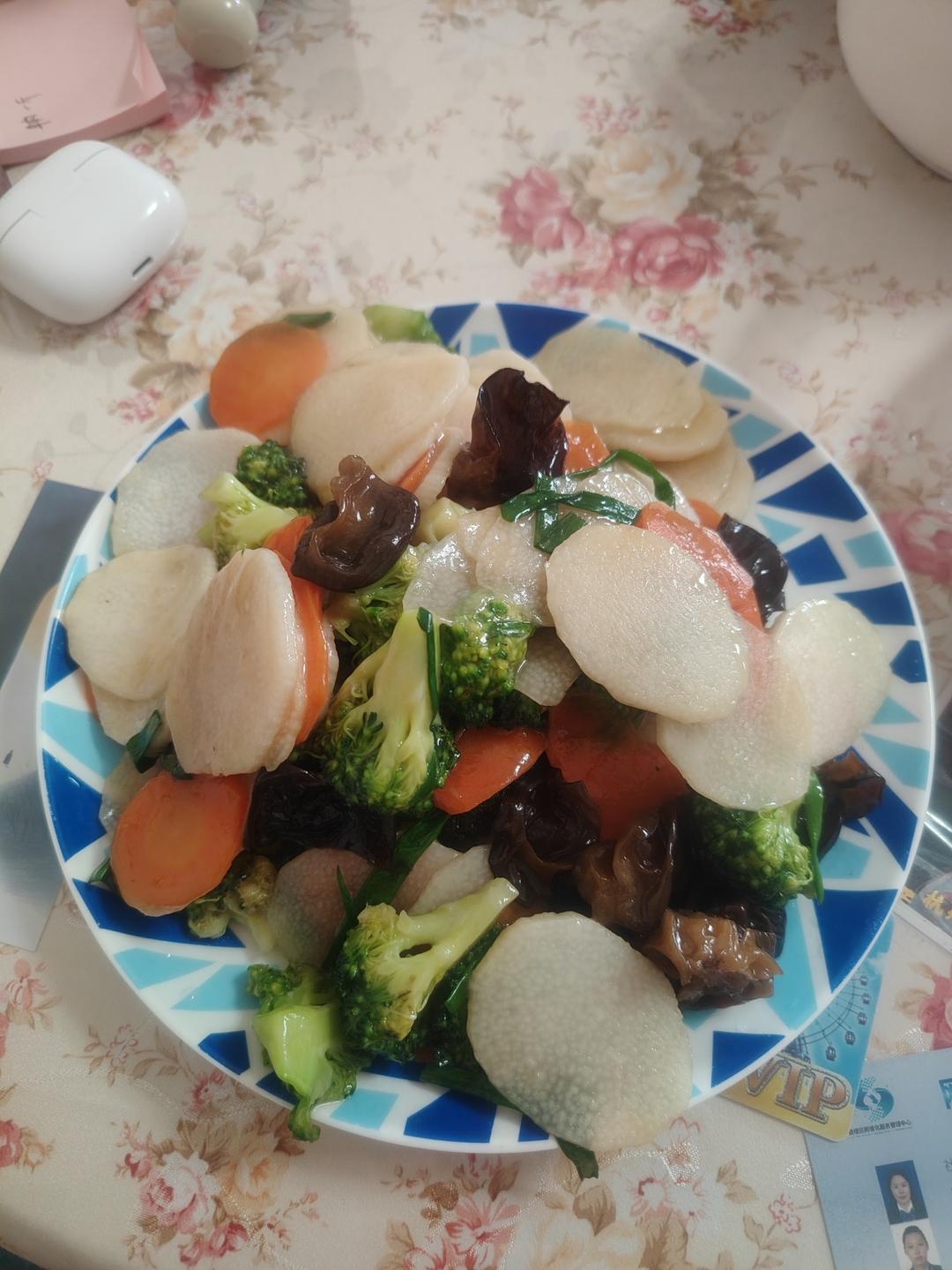 西兰花山药炒黑木耳胡罗卜