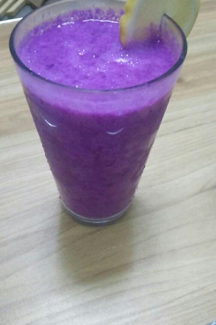 火龙果酸奶奶昔