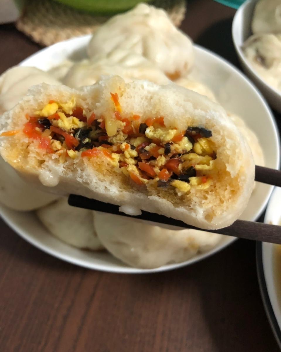 胡萝卜木耳鸡蛋素包子