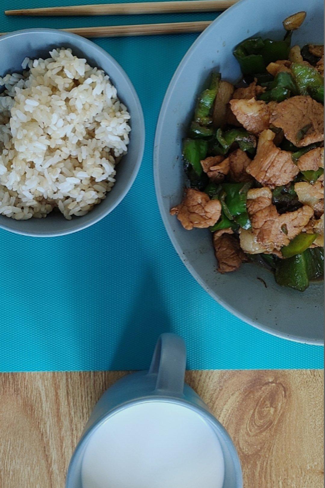 农家小炒肉【记忆中勾魂的油汤】